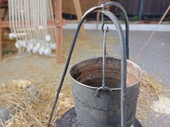 На саратовском фестивале Укек рассказывают о средневековых пытках и дерутся на мечах