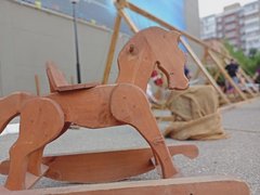 На саратовском фестивале Укек рассказывают о средневековых пытках и дерутся на мечах