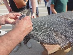 На саратовском фестивале Укек рассказывают о средневековых пытках и дерутся на мечах