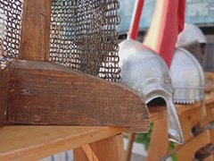 На саратовском фестивале Укек рассказывают о средневековых пытках и дерутся на мечах