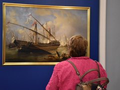 Флоту быть!: в Саратове открыли выставку с картинами Айвазовского и ботиком Петра I