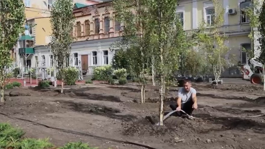 В Горпарке Саратова началась масштабная высадка деревьев