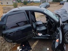 Под Саратовом водитель и 17-летняя пассажирка Лады пострадали в жестком ДТП