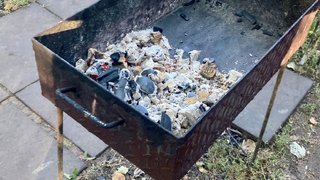 Случайно разлил горючее: мужчина и девушка обгорели при попытке пожарить шашлык