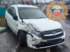 В ДТП под Саратовом у иномарок отлетело по одному колесу