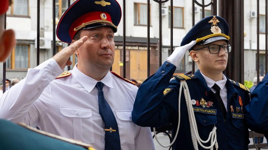В Саратове открыли мемориал первому руководителю управления СК Никитину