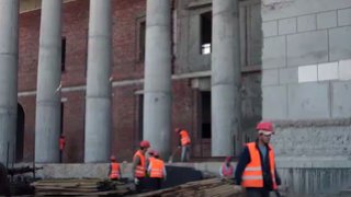 Подрядчик пообещал до холодов закрыть фасад театра оперы и балета в Саратове
