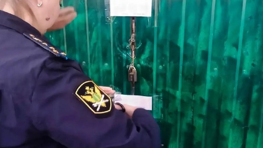 У предпринимательницы опечатали палатку с овощами из-за нелегального мигранта