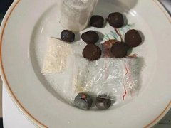 Два жителя Энгельса прятали наркотики в квартире и в гараже: возбуждено дело