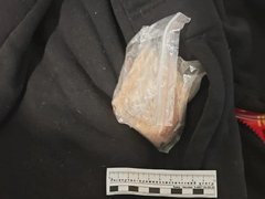 Два жителя Энгельса прятали наркотики в квартире и в гараже: возбуждено дело