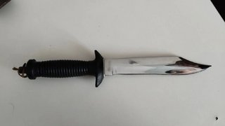В Саратовской области мужчине грозит до 4 лет тюрьмы за продажу охотничьего ножа