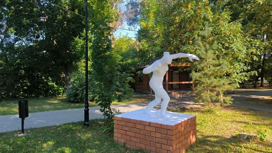 В Петровске отреставрировали скульптуры советского времени