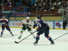 Саратовский Кристалл забросил Барсу 7 шайб и победил в домашнем матче