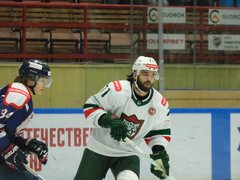 Саратовский Кристалл забросил Барсу 7 шайб и победил в домашнем матче