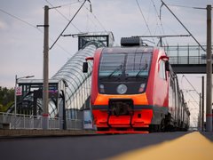 Глава РЖД Белозеров и председатель Госдумы Володин осмотрели новый мост у аэропорта Гагарин