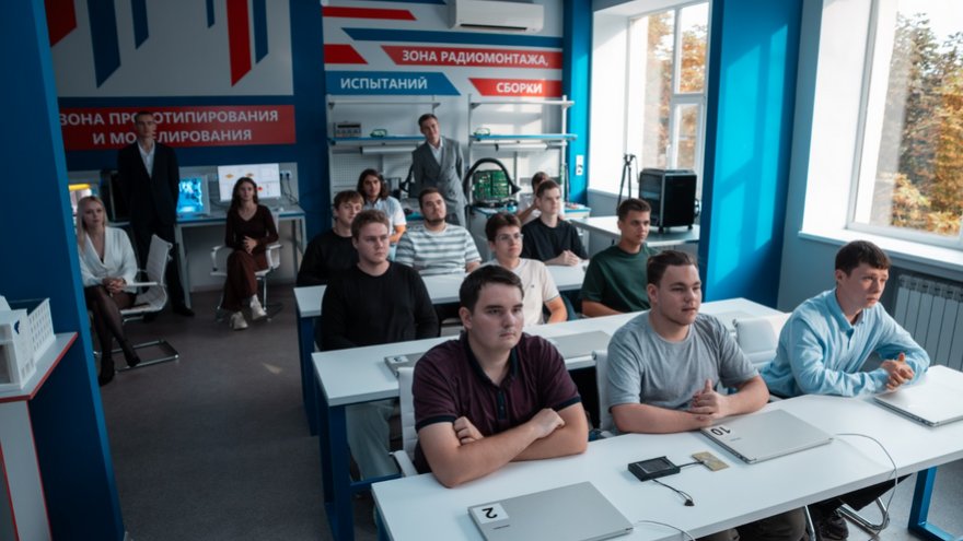 Центр НПП Алмаз в Политехе начал практическую подготовку инженеров