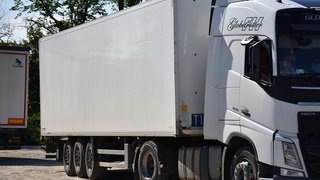 В Саратовской области ищут водителя грузовика на зарплату до 200 тысяч