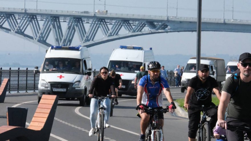 На велопараде в Саратове заметили Человека-паука и магистра Йоду