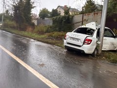 В Саратове машину намотало на столб