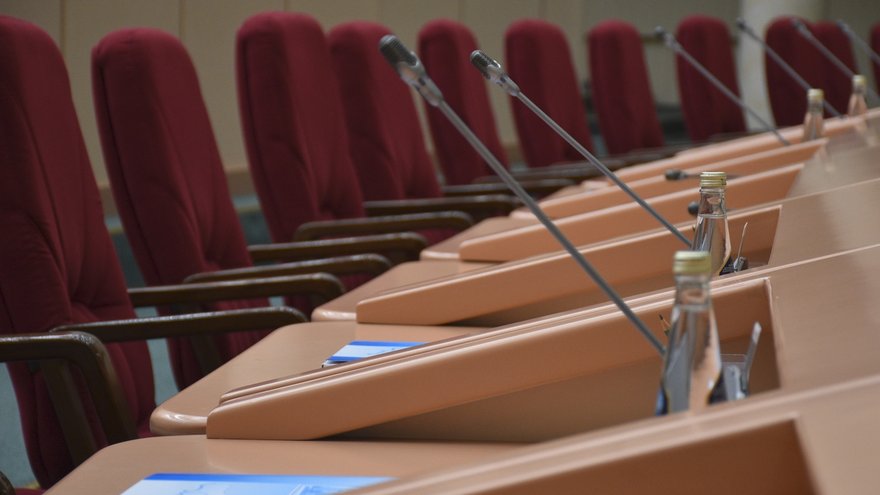 В Саратове нашли способ сэкономить 40 млн рублей на депутатах