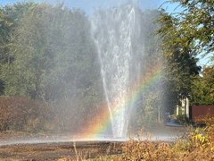 В Саратове заметили крупный коммунальный фонтан с радугой