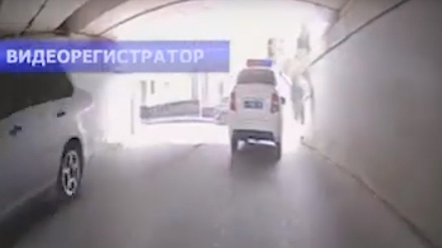 В Саратове полицейский помог за 3 минуты домчать женщину без сознания до больницы