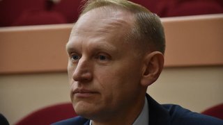 Глава Счетной палаты Дмитрий Лаврушин попал в ДТП в центре Саратов