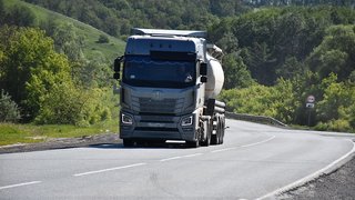 В Саратовской области мигрантам с патентами запретят работать в грузоперевозках и очистке воды