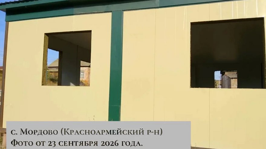 В Лысогорском районе подрядчика заставили строить ФАП