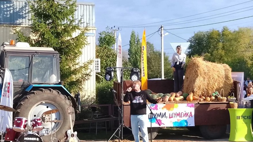 Коровы сорвали конкурс красоты в Саратовской области