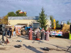 Коровы сорвали конкурс красоты в Саратовской области