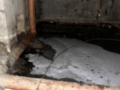 В Саратове дом на улице Уфимцева тонет в канализационной жиже