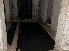 В Саратове дом на улице Уфимцева тонет в канализационной жиже