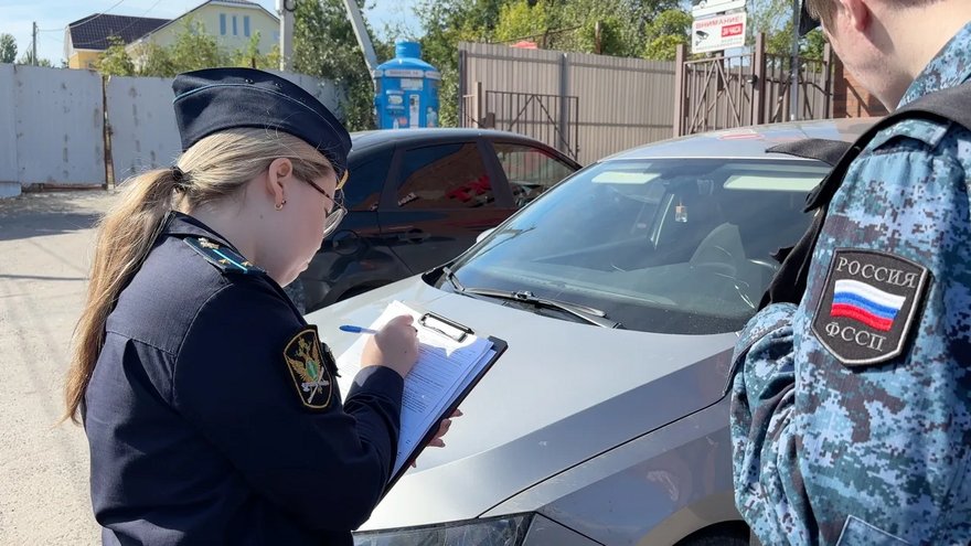 Саратовчанка едва не лишилась иномарки из-за 86 штрафов за нарушения ПДД