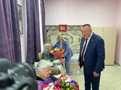 В Международный День пожилого человека в Энгельсском доме-интернате чествовали долгожителей и ветеранов