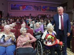 В Международный День пожилого человека в Энгельсском доме-интернате чествовали долгожителей и ветеранов