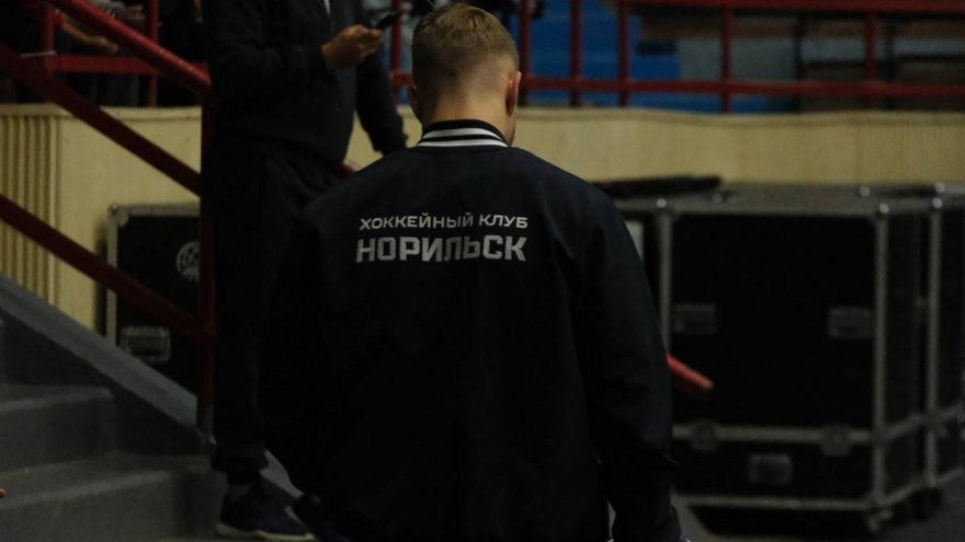 Саратовский Кристалл дома уступил Норильску в буллитах