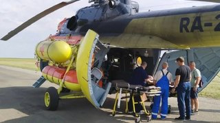 Младенец с разбитой головой преодолел 130 км на вертолете