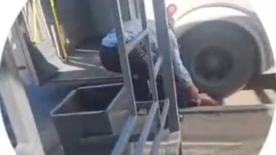 В Балашове водитель вытолкнул подростка из маршрутки: СК начал проверку