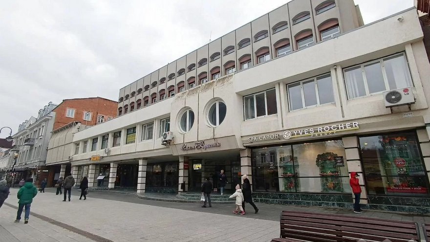 На проспекте Столыпина продают здание под бизнес за 61 млн
