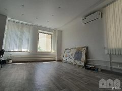 На проспекте Столыпина продают здание под бизнес за 61 млн