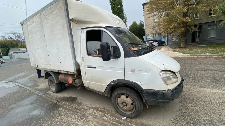 У накопившего 130 штрафов саратовца арестовали Газель