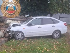 В Хвалынске женщина разбилась в слетевшей с дороги Гранте