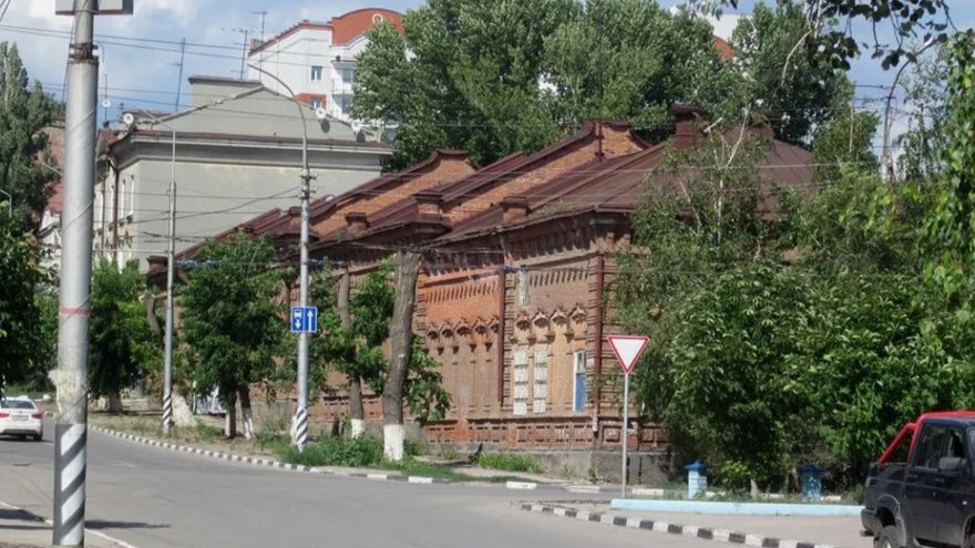 За 25 млн продают фирму с арендой складов Рейнеке в Саратове на 25 лет