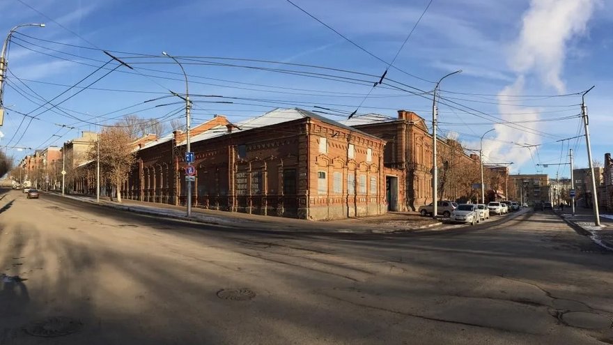 За 25 млн продают фирму с арендой складов Рейнеке в Саратове на 25 лет