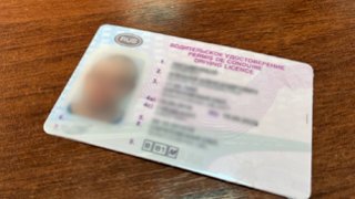 Россиян призвали заменить автоматически продленные права