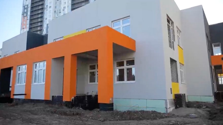 В Энгельсе детский сад на 400 мест готов наполовину