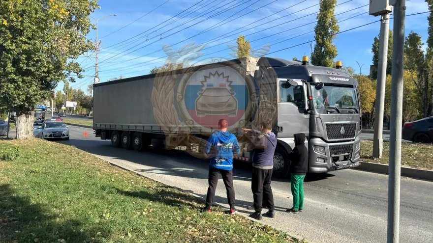 В Саратове фура сбила пенсионера