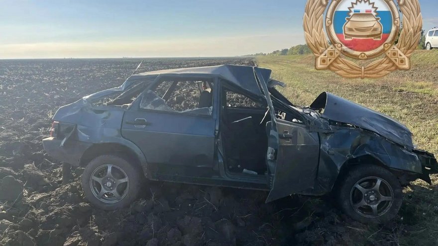 Водитель пострадал при опрокидывании девятки на саратовской трассе