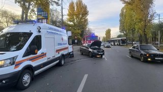 Пассажирский автобус попал в ДТП в Саратове